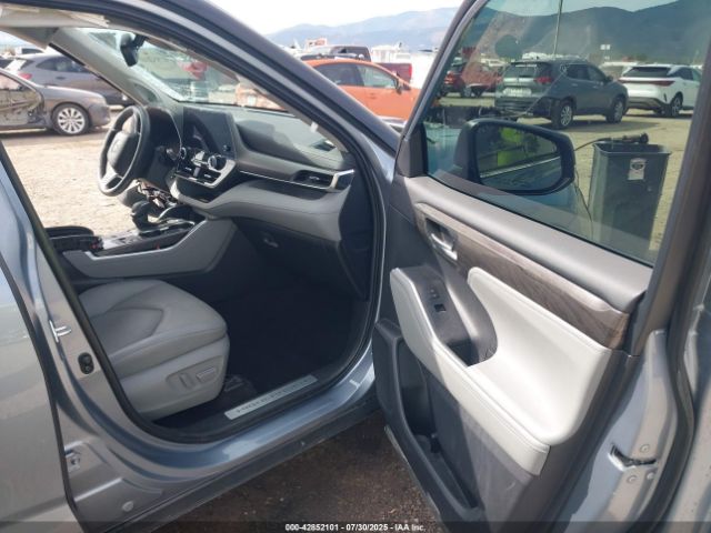 Toyota Highlander Limited Image 17