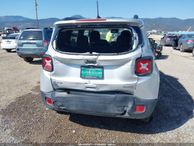 Jeep Renegade Latitude 4x4 Image 2