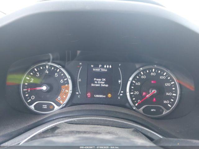 Jeep Renegade Latitude 4x4 Image 4