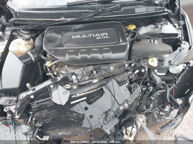 Chrysler 200 Limited Image 11