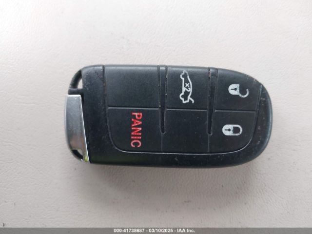 Chrysler 200 Limited Image 9