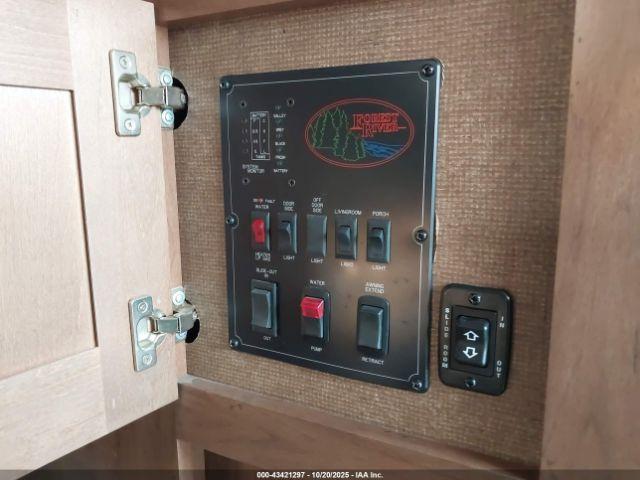 Forest River Wildcat Image 11