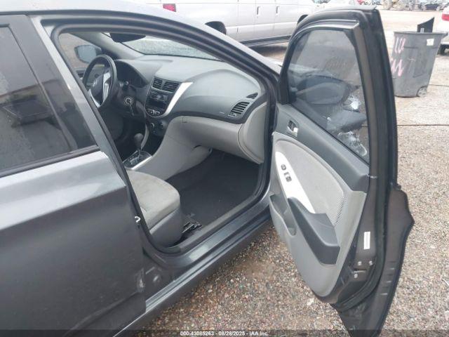 Hyundai ACCENT Gls Image 4