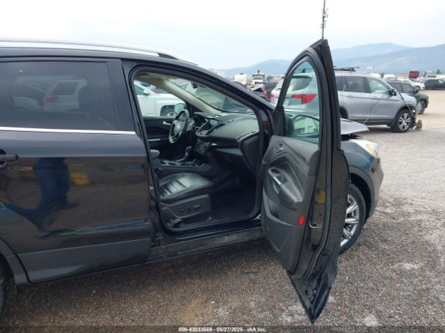 Ford Escape Titanium Image 3