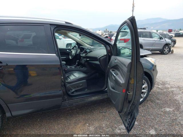 Ford Escape Titanium Image 3