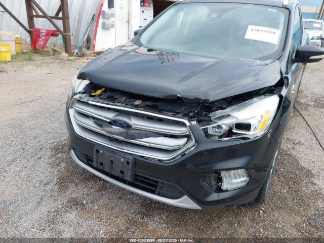 Ford Escape Titanium Image 14