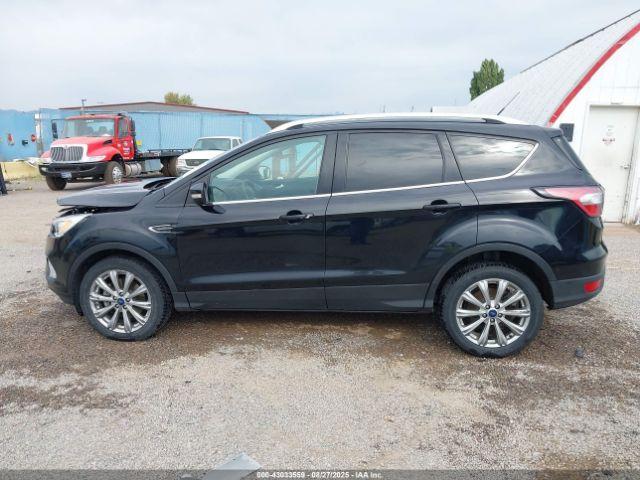 Ford Escape Titanium Image 13