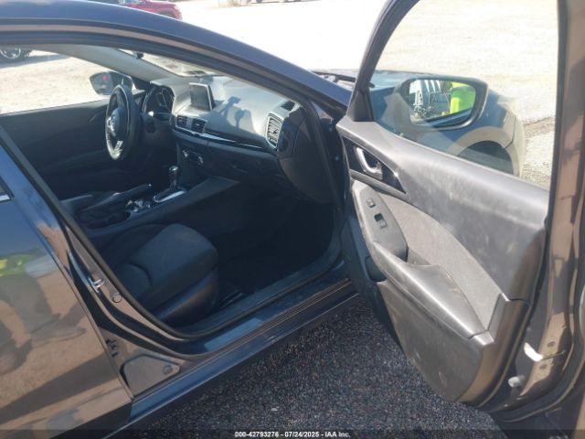 Mazda Mazda3 I Touring Image 15