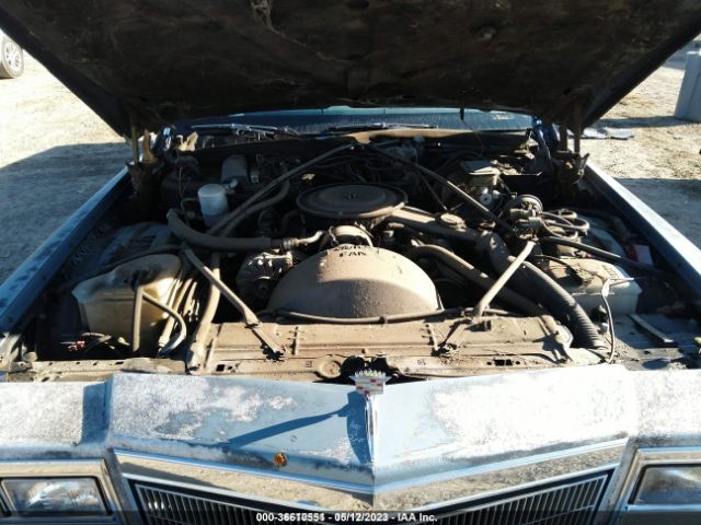 Cadillac DeVille Image 9