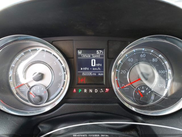 Chrysler Town & Country Touring Image 6