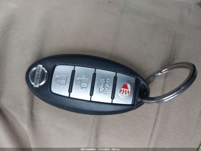 Nissan Altima Image 8