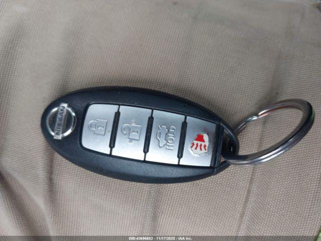 Nissan Altima Image 8