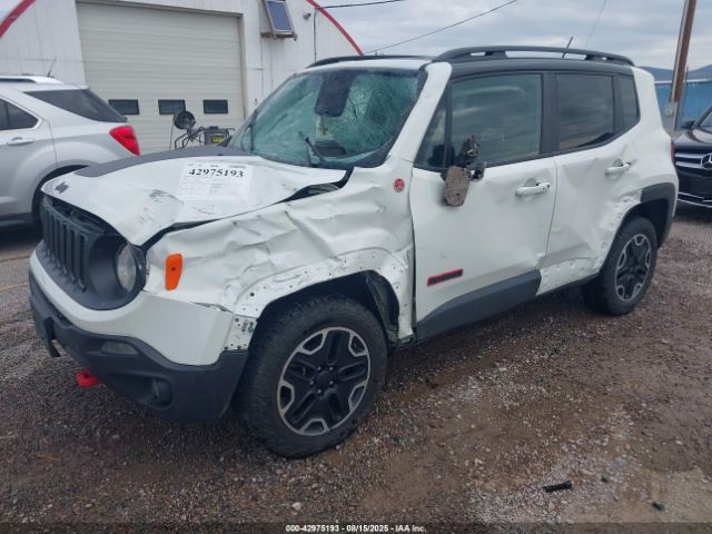 Jeep Renegade Trailhawk 4x4 Image 2