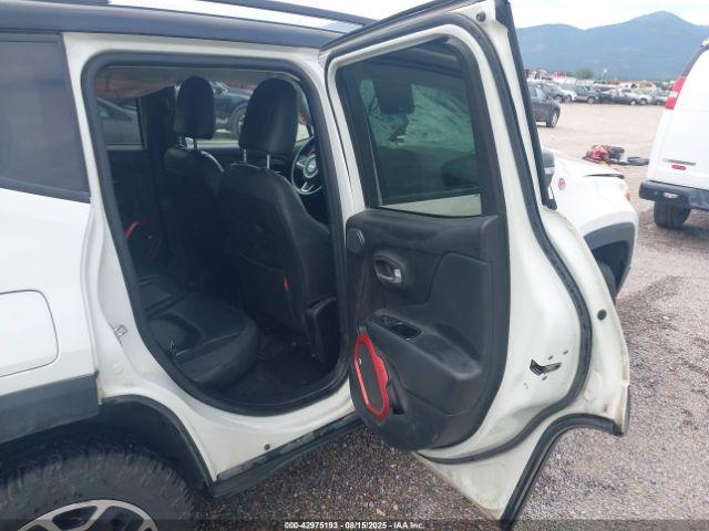 Jeep Renegade Trailhawk 4x4 Image 5