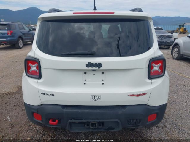Jeep Renegade Trailhawk 4x4 Image 17