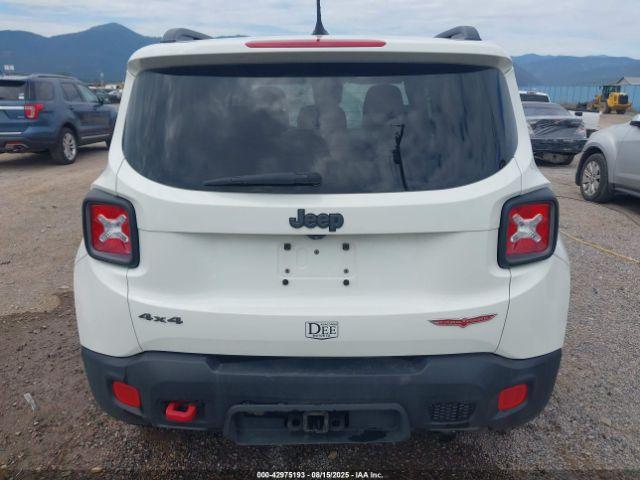Jeep Renegade Trailhawk 4x4 Image 17