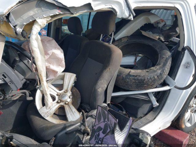 Jeep Patriot Latitude Image 17