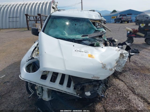 Jeep Patriot Latitude Image 4