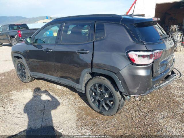 Jeep Compass Latitude 4x4 Image 4