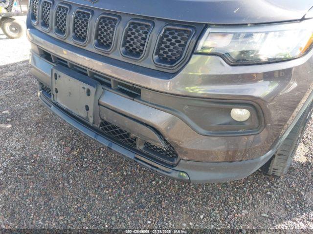 Jeep Compass Latitude 4x4 Image 2