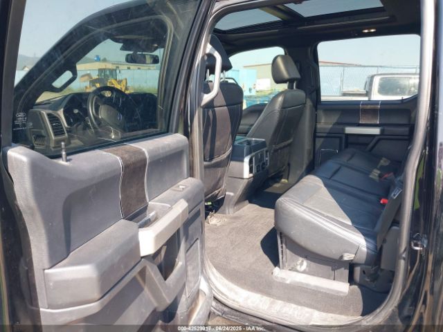 Ford F-350 Lariat Image 7