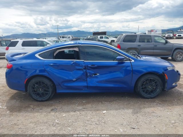 Chrysler 200 Limited Image 9