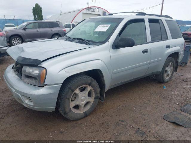 Chevrolet Trailblazer Ls Image 2