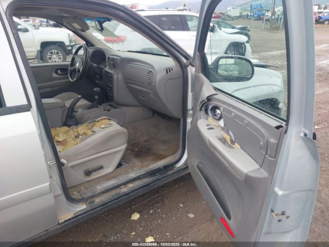 Chevrolet Trailblazer Ls Image 9