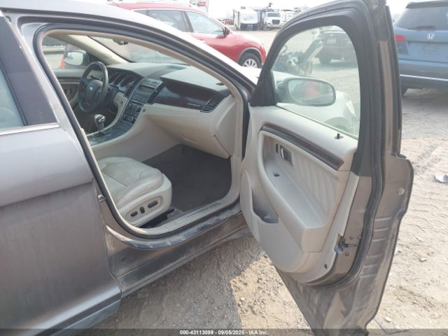 Ford Taurus Limited Image 10