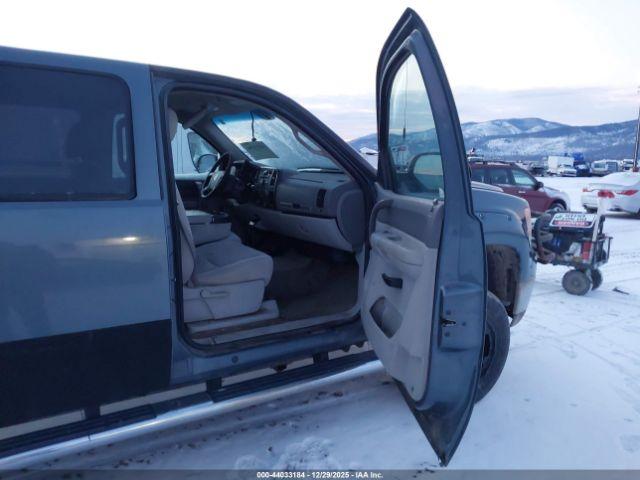 GMC Sierra 2500 Image 10