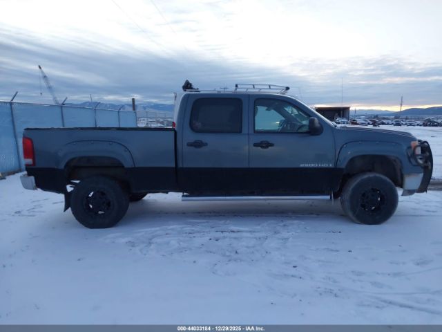 GMC Sierra 2500 Image 13