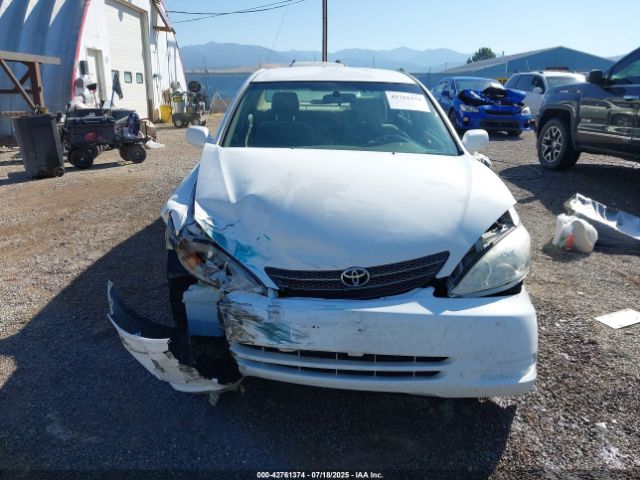 Toyota Camry Le Image 12