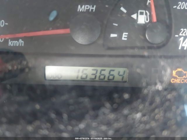 Toyota Camry Le Image 7