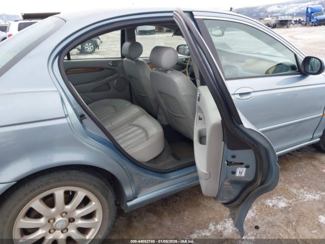 Jaguar X-Type 2.5 Image 4