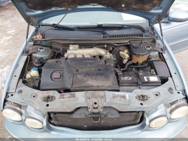 Jaguar X-Type 2.5 Image 8