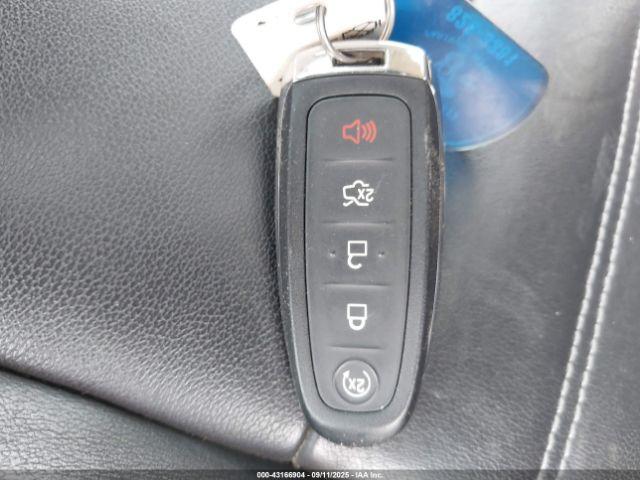 Ford Escape Titanium Image 12