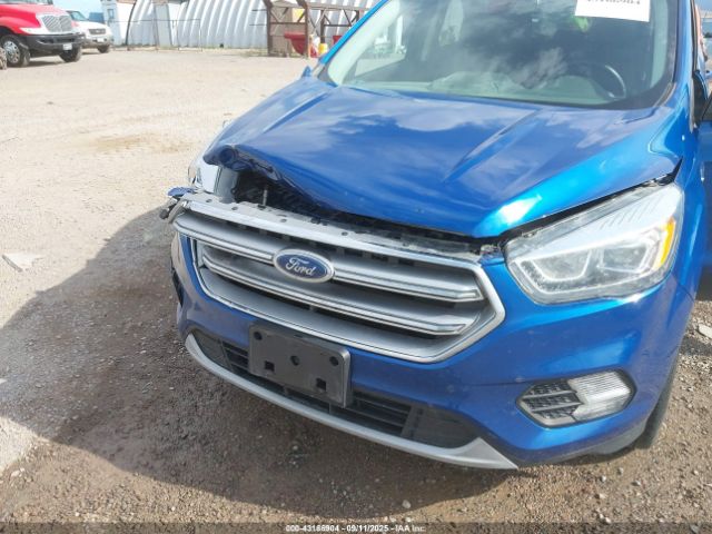 Ford Escape Titanium Image 3