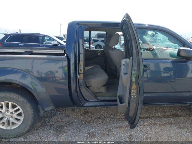 Nissan Frontier Sv Image 12