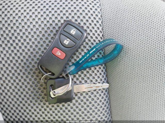 Nissan Frontier Sv Image 2