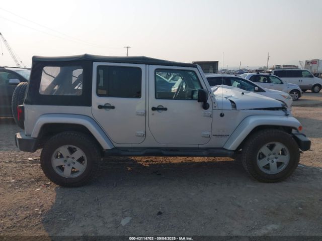 Jeep Wrangler Unlimited Sahara Image 16
