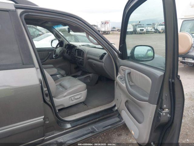 Toyota Sequoia Limited V8 Image 8