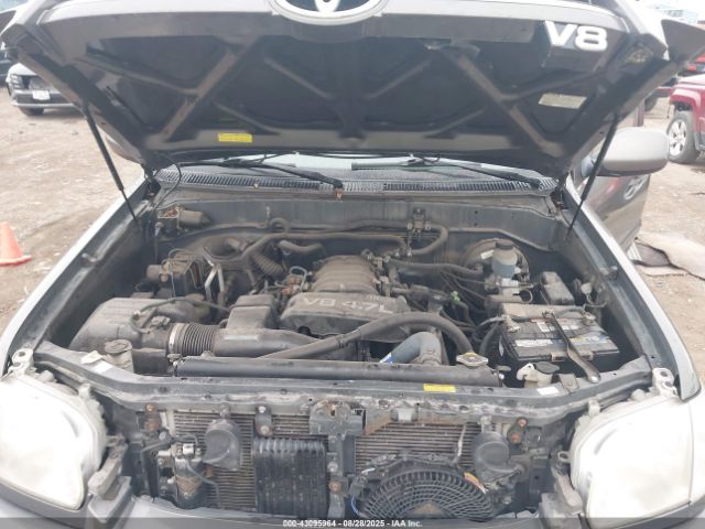 Toyota Sequoia Limited V8 Image 3
