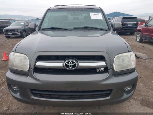 Toyota Sequoia Limited V8 Image 17