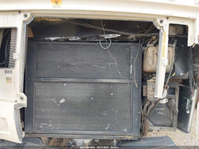 Roadmaster Raised Rail Image 9