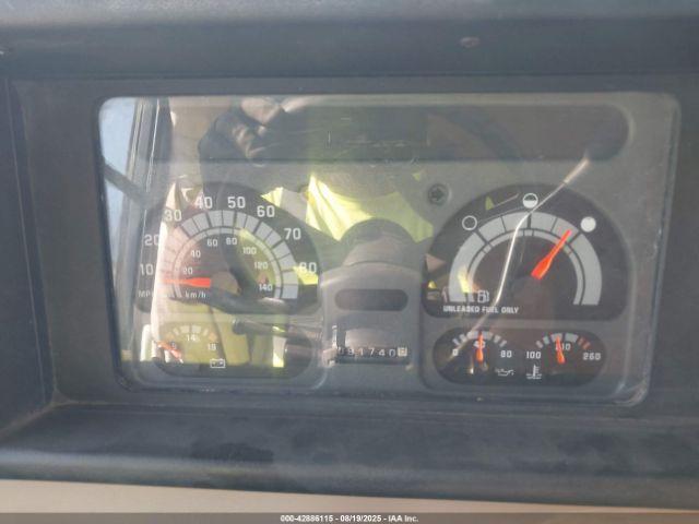 Winnebago Adventurer Image 4