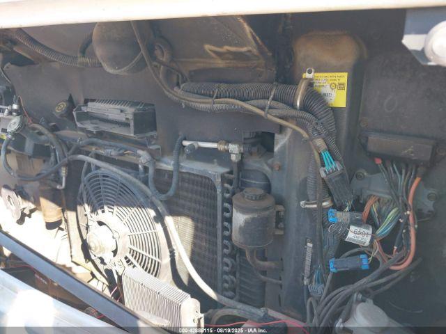 Winnebago Adventurer Image 6