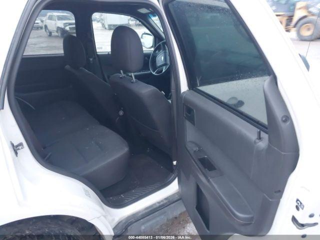 Ford Escape Xlt Automatic Image 9