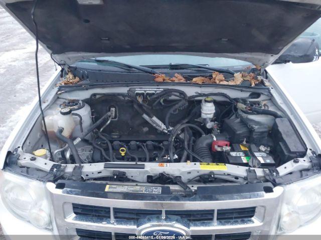 Ford Escape Xlt Automatic Image 3