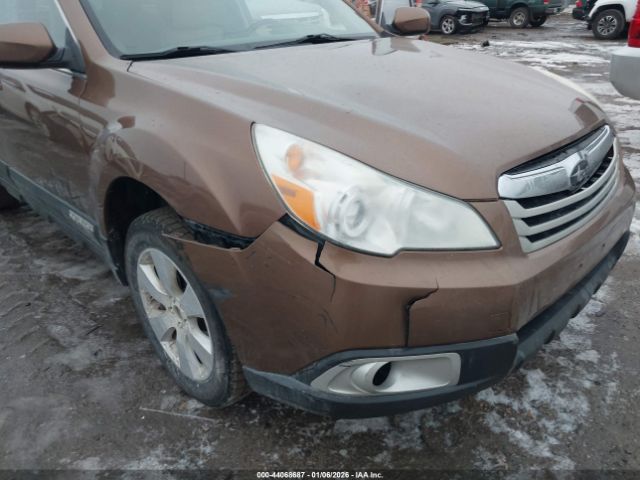 Subaru Outback 2.5i Premium Image 11