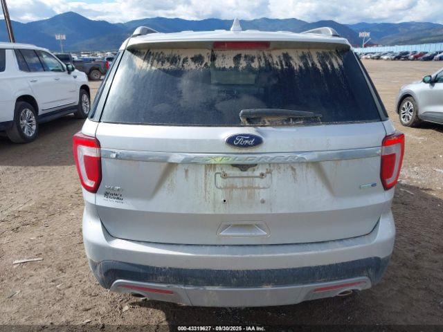 Ford Explorer Xlt Image 16